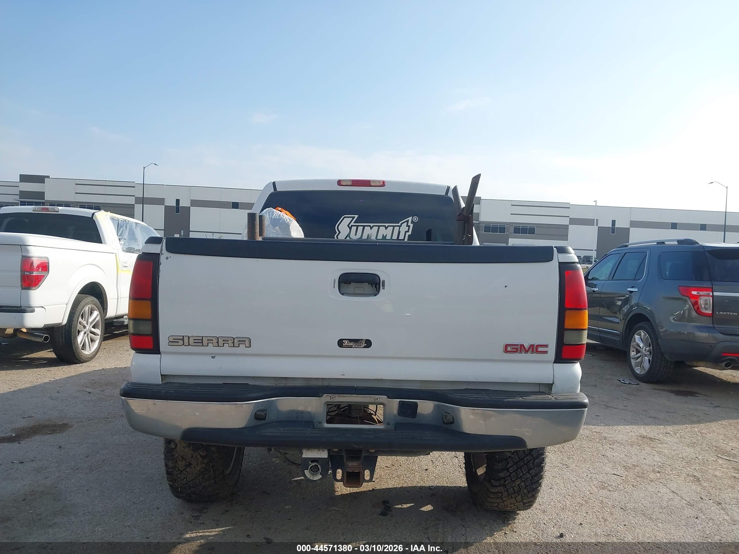 2005 Gmc Sierra 1500 Sle White vin: 2GTEC13T351347553