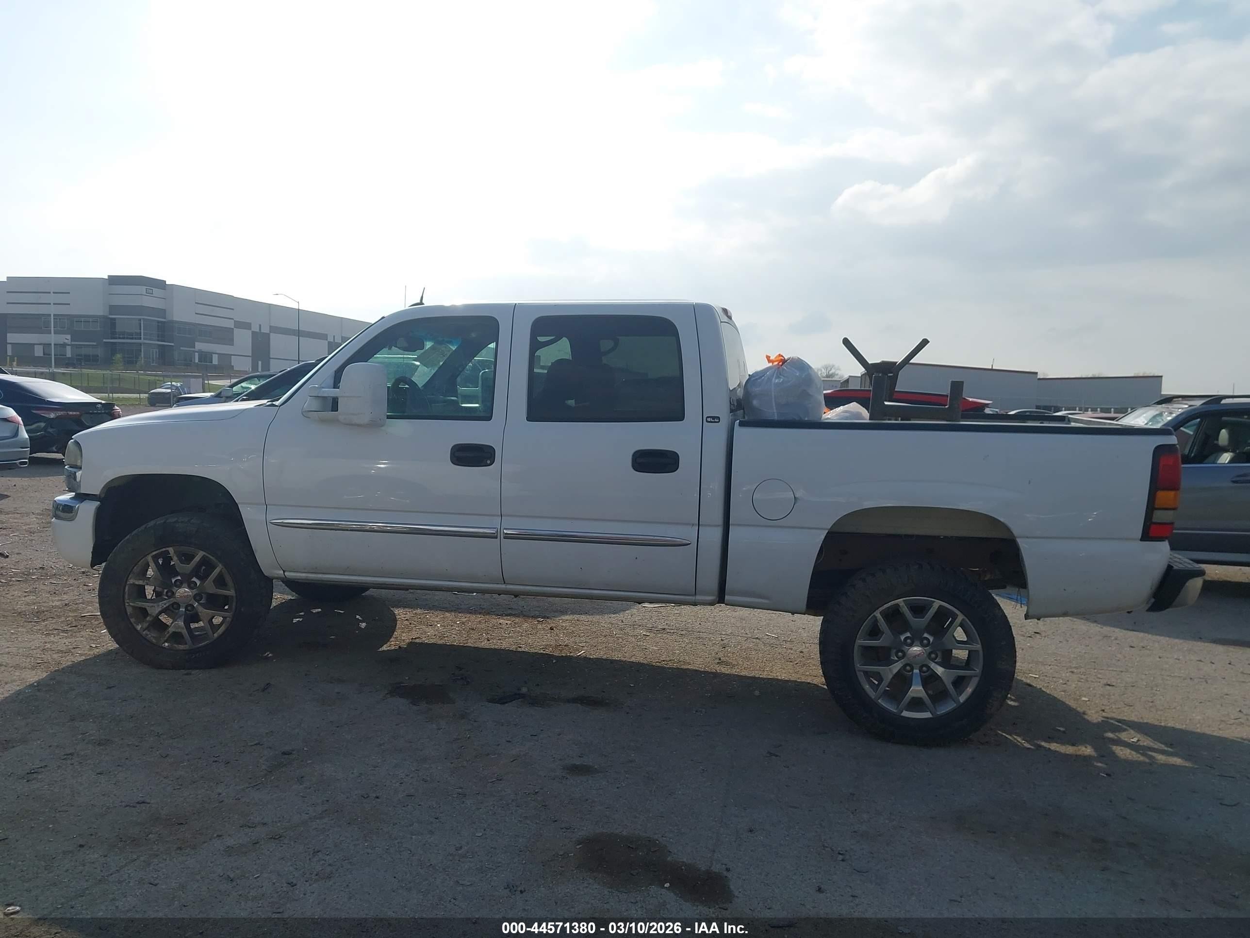 2005 Gmc Sierra 1500 Sle White vin: 2GTEC13T351347553