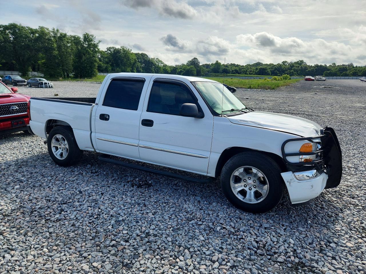 2005 Gmc New Sierra C1500 White vin: 2GTEC13T451149368