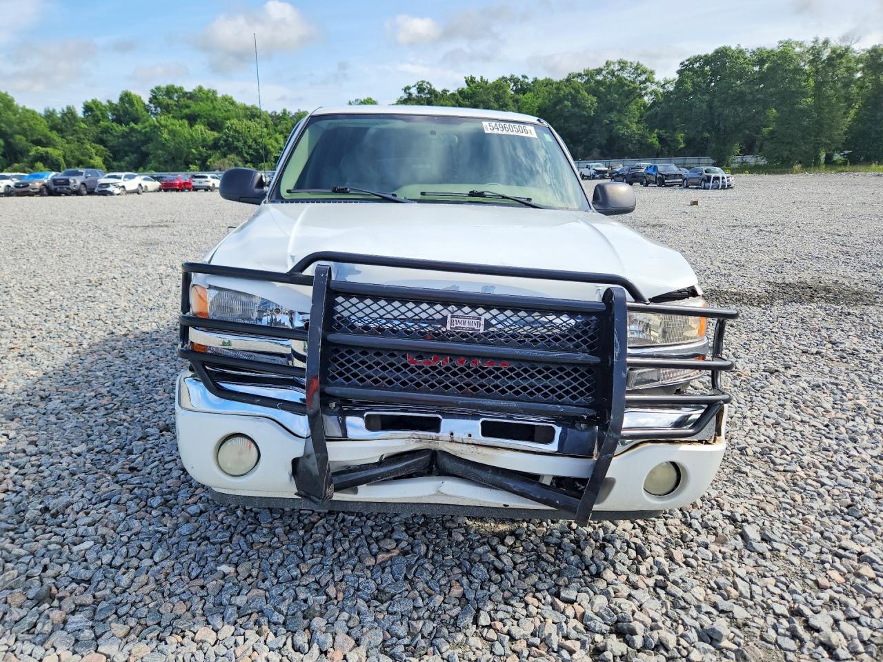 2005 Gmc New Sierra C1500 White vin: 2GTEC13T451149368