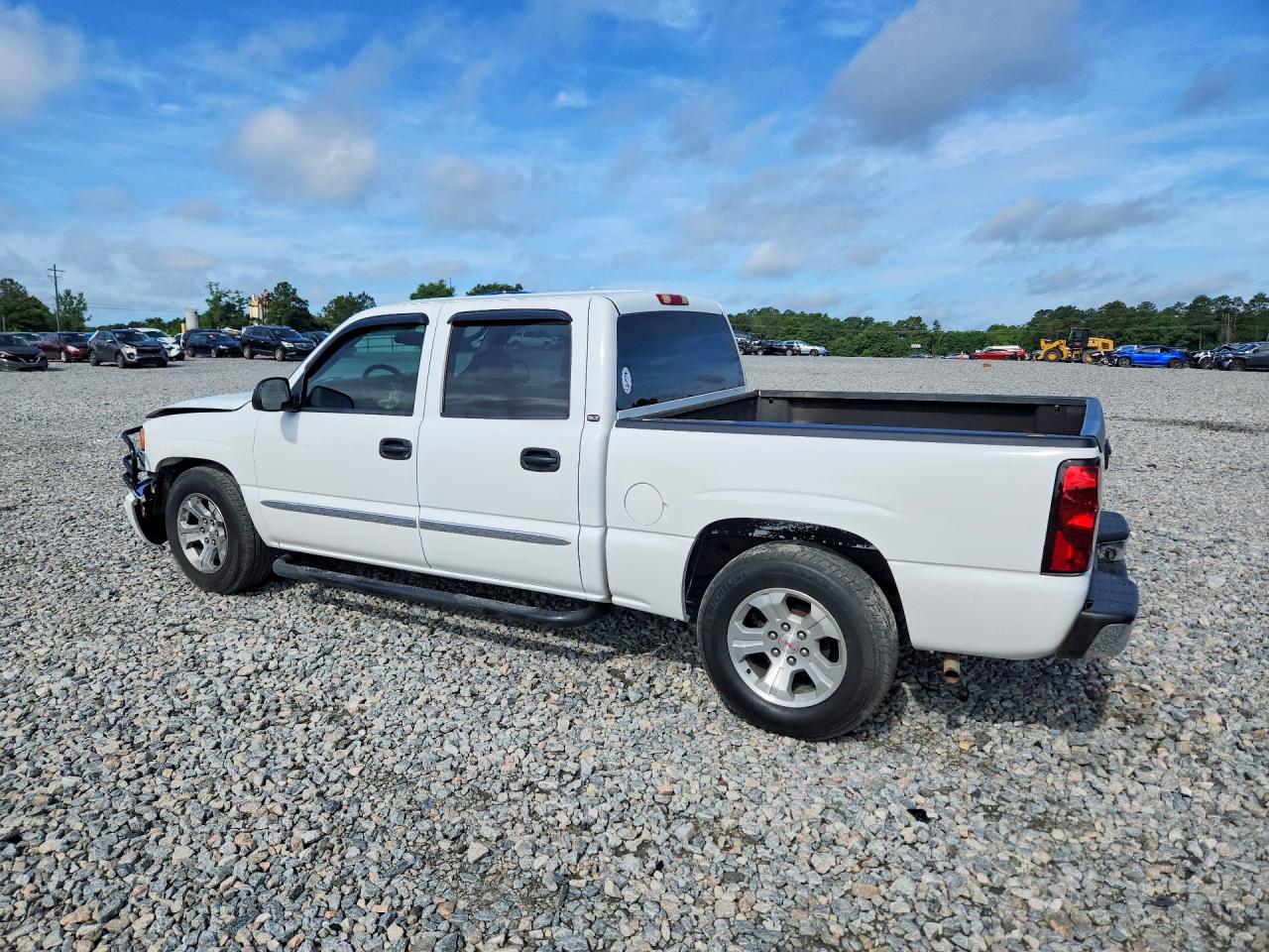 2005 Gmc New Sierra C1500 White vin: 2GTEC13T451149368