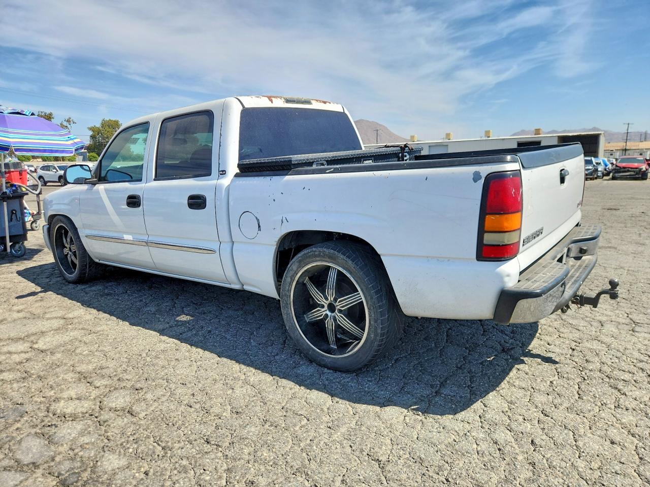 2005 Gmc New Sierra C1500 White vin: 2GTEC13T451184654