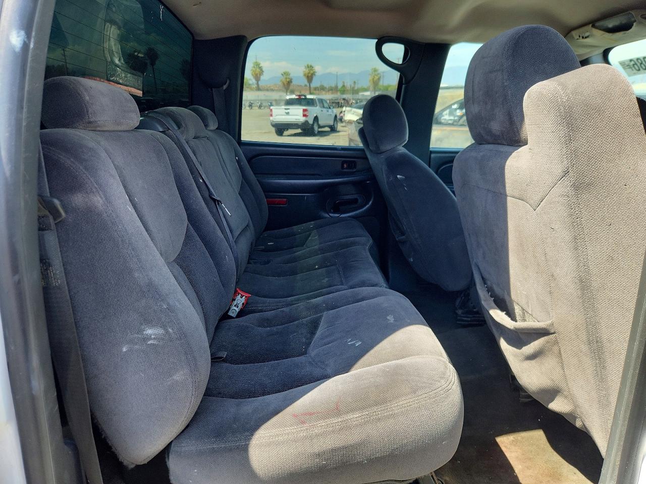 2005 Gmc New Sierra C1500 White vin: 2GTEC13T451184654