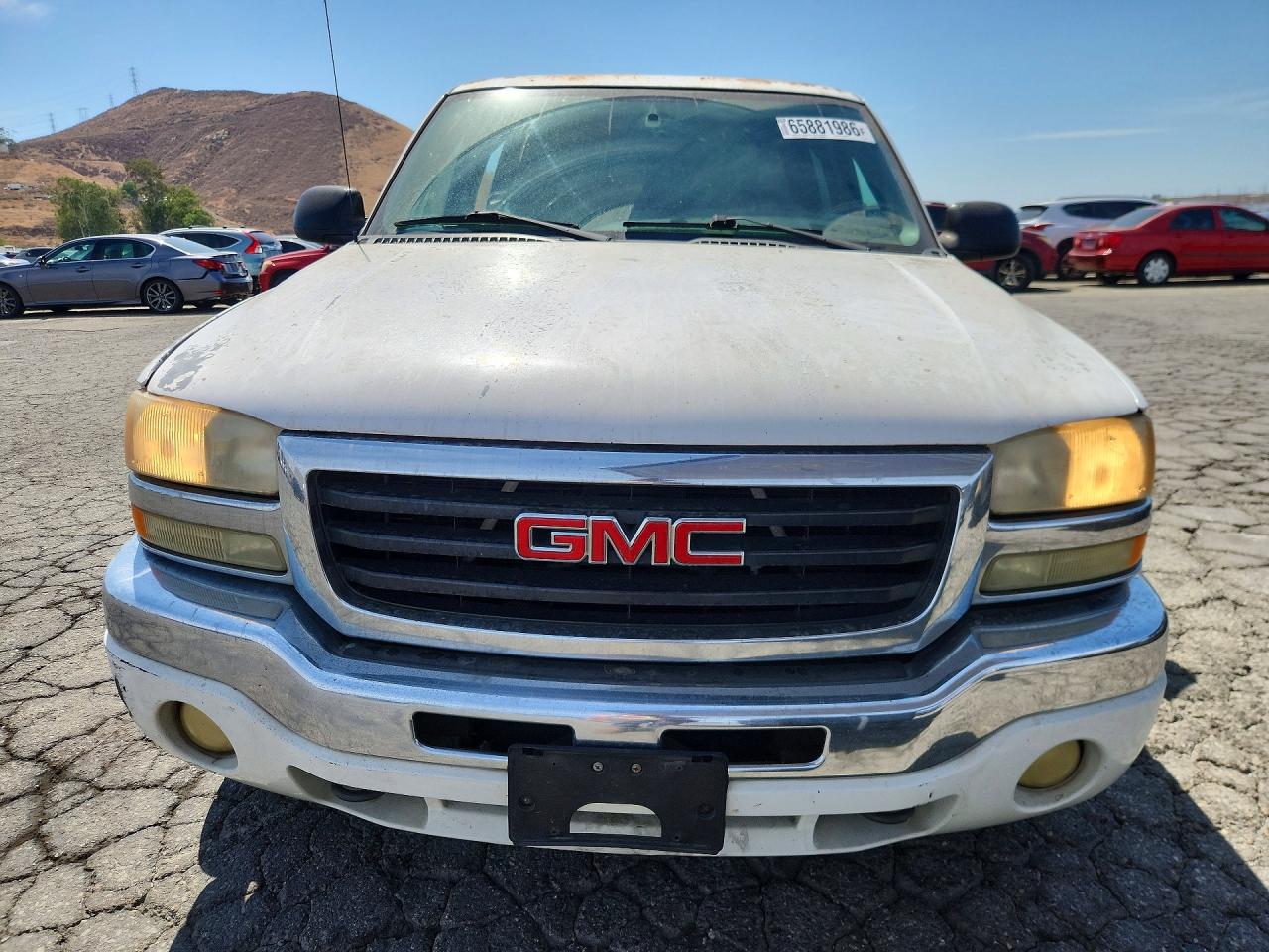 2005 Gmc New Sierra C1500 White vin: 2GTEC13T451184654