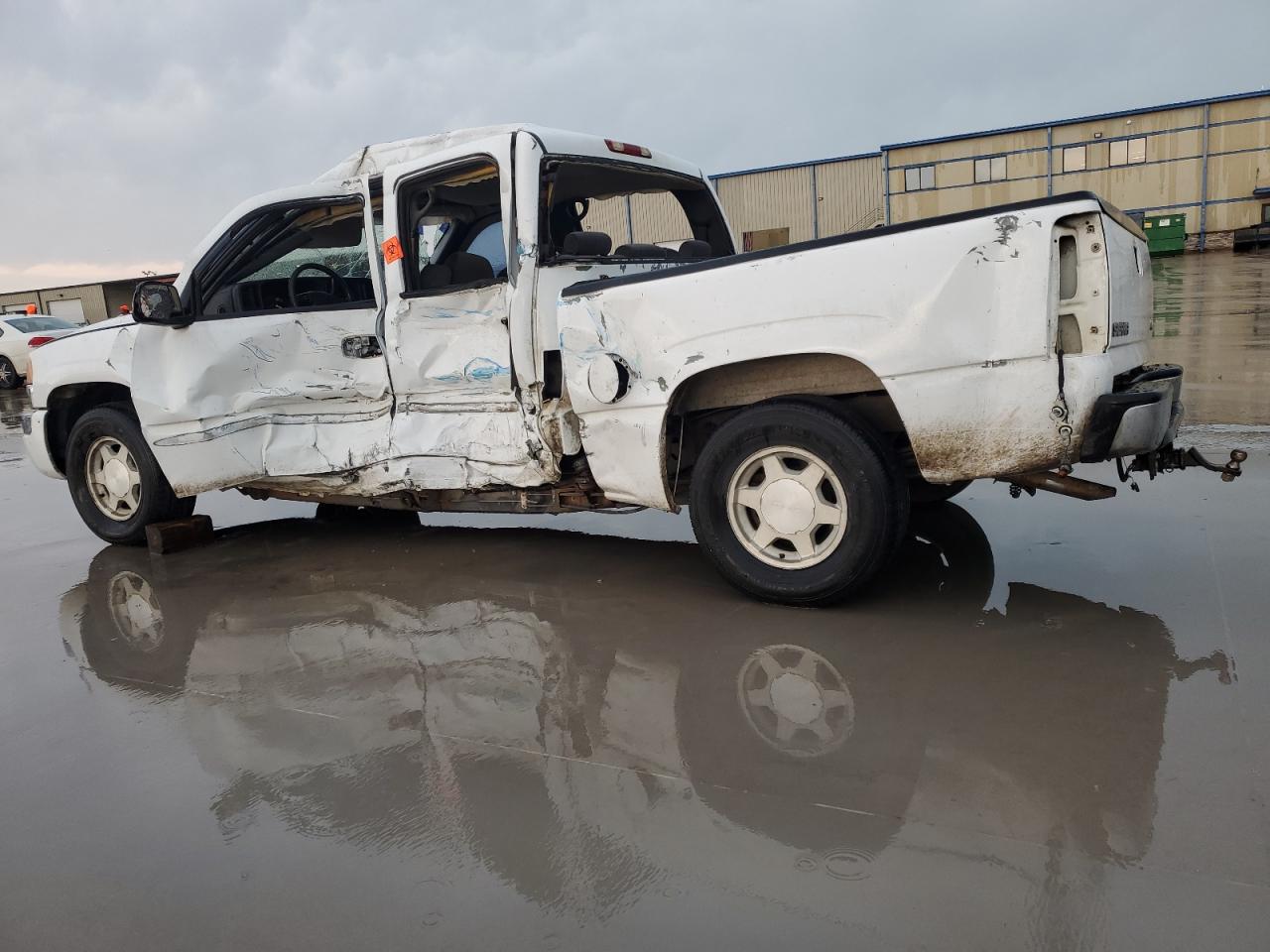 2004 Gmc New Sierra C1500 White vin: 2GTEC13T541368418