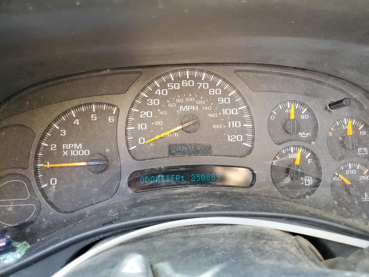 2004 Gmc New Sierra C1500 White vin: 2GTEC13T541368418