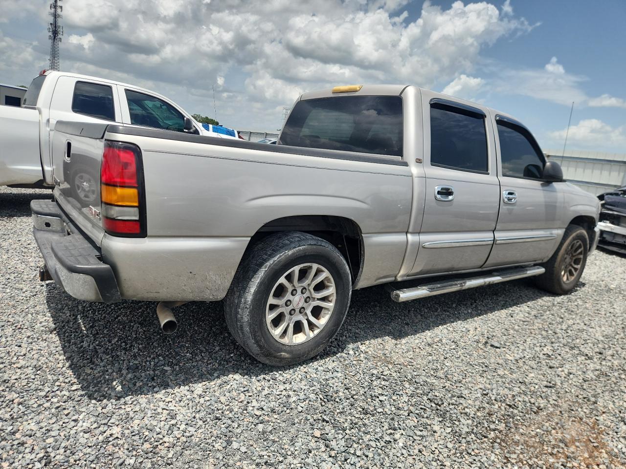 2005 Gmc New Sierra C1500 Серебряный vin: 2GTEC13T551131848