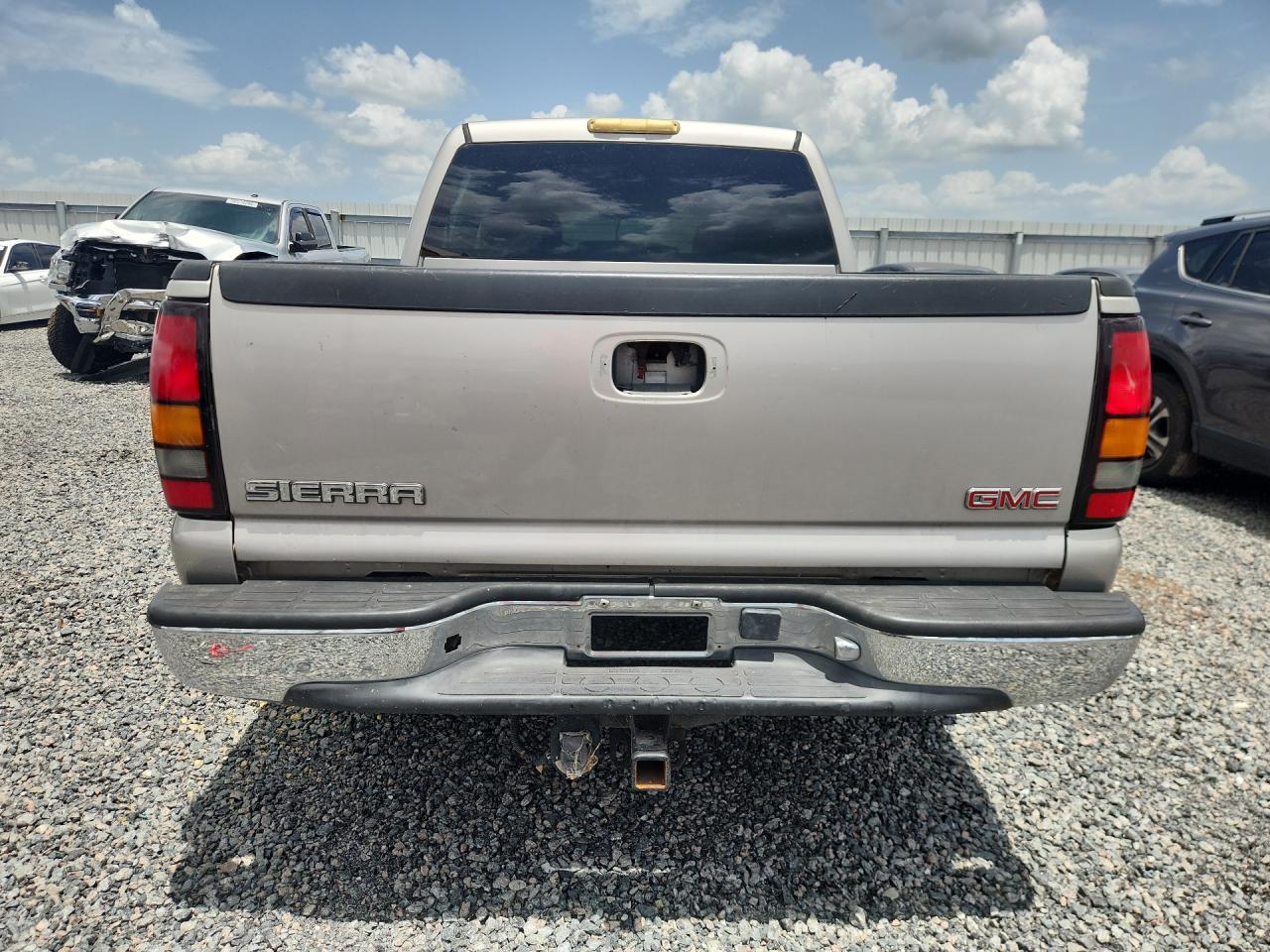 2005 Gmc New Sierra C1500 Серебряный vin: 2GTEC13T551131848