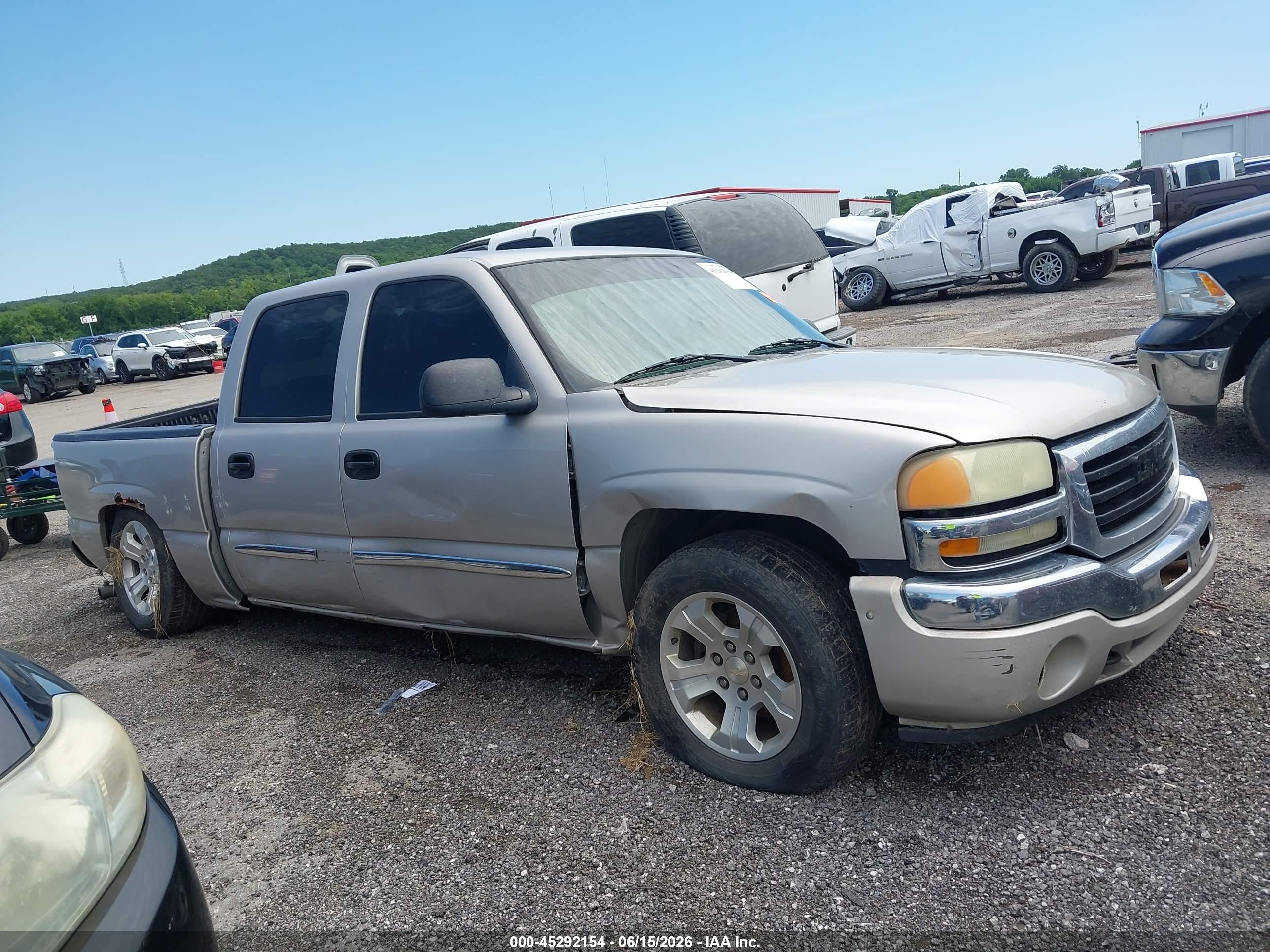 2005 Gmc Sierra 1500 Sle Gold vin: 2GTEC13T551152702