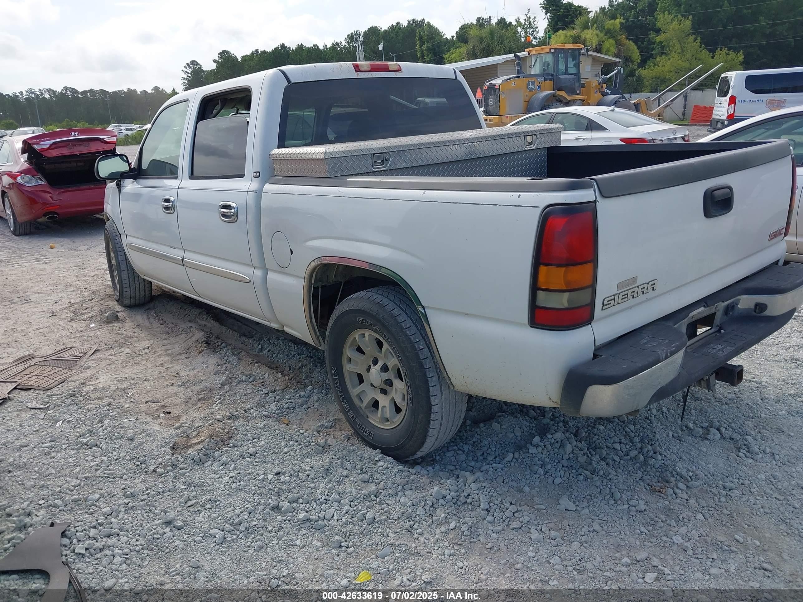 2005 Gmc Sierra 1500 Sle White vin: 2GTEC13T551268031