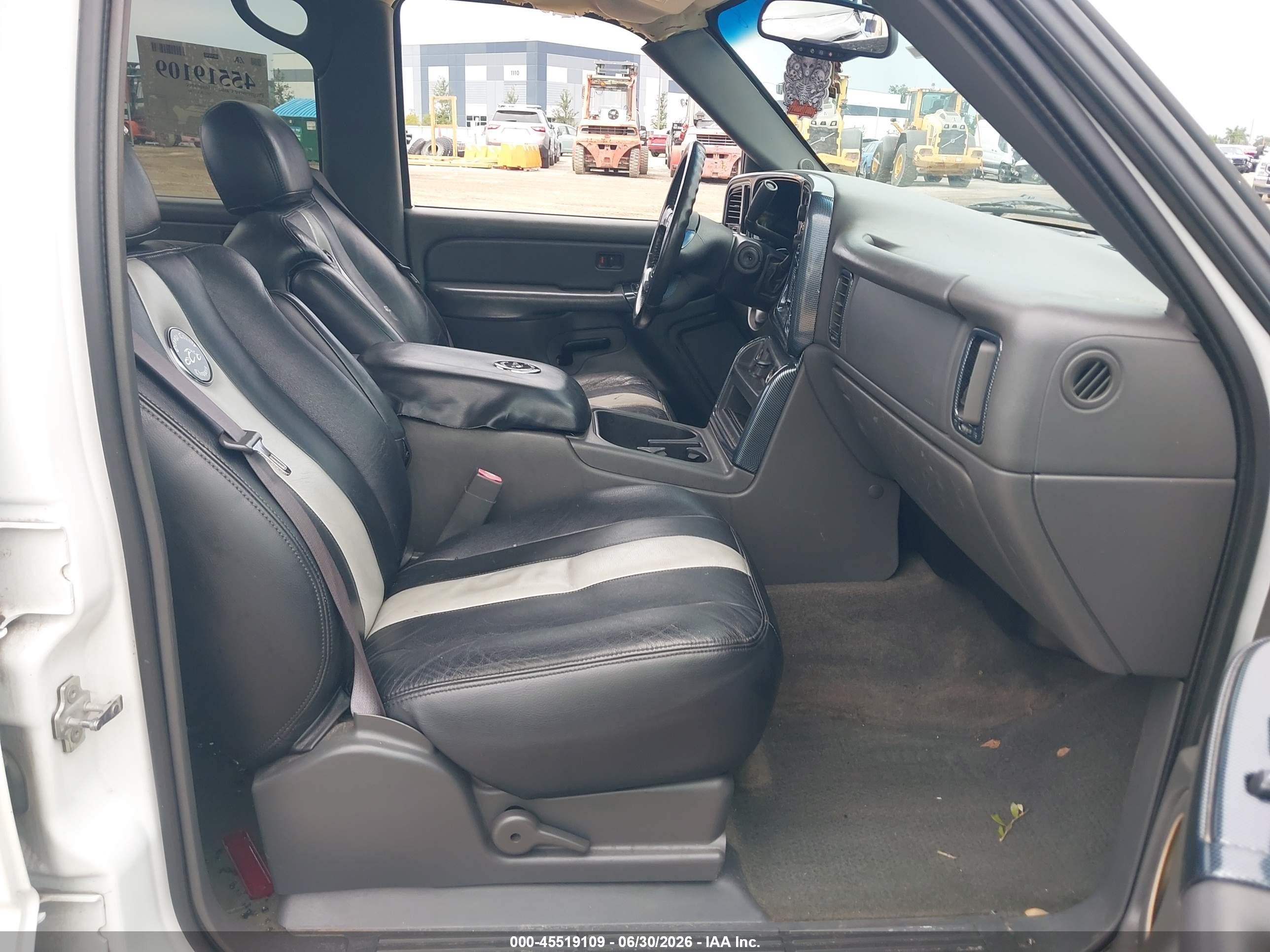 2005 Gmc Sierra 1500 Sle White vin: 2GTEC13T751305323