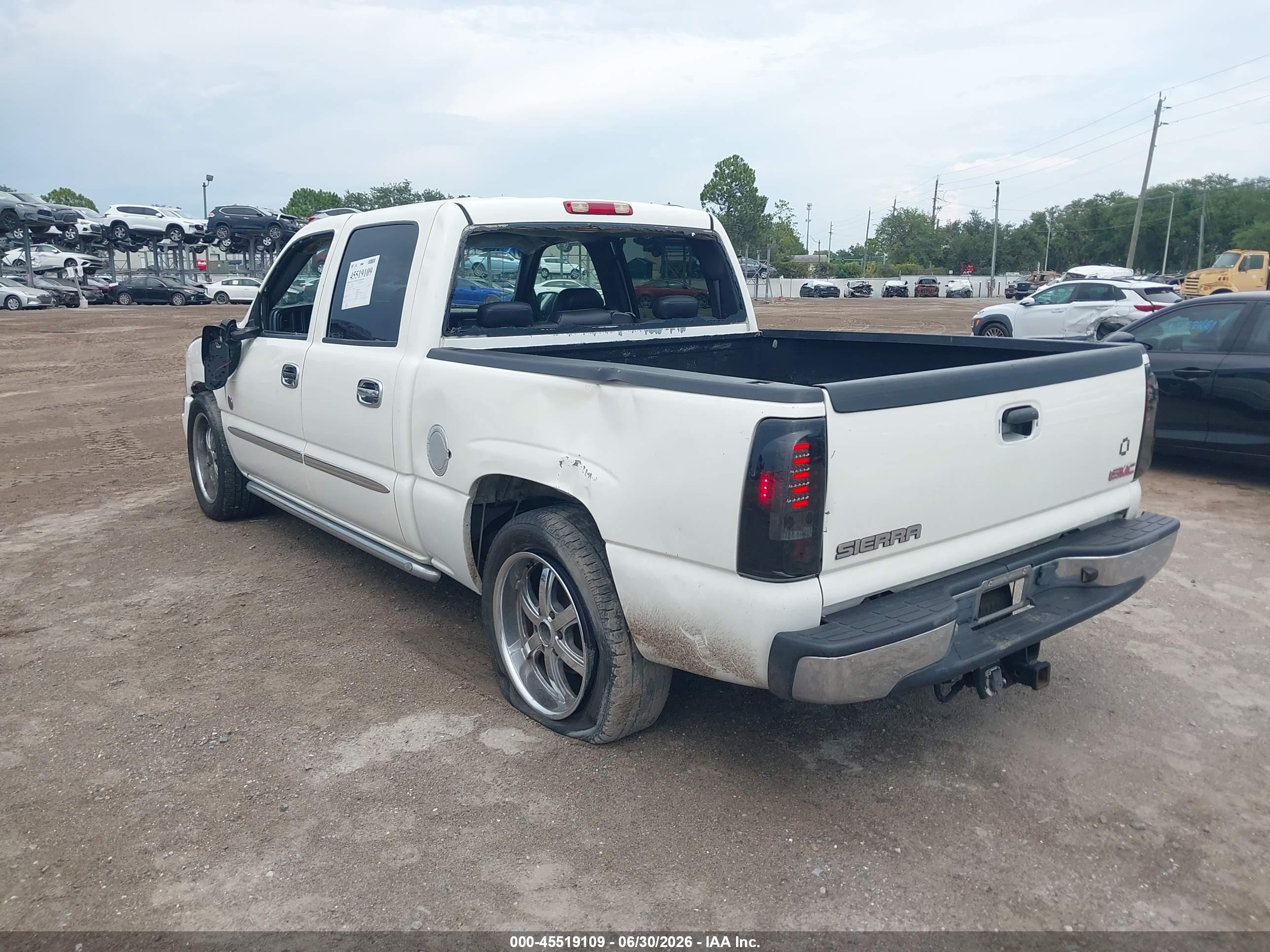 2005 Gmc Sierra 1500 Sle White vin: 2GTEC13T751305323