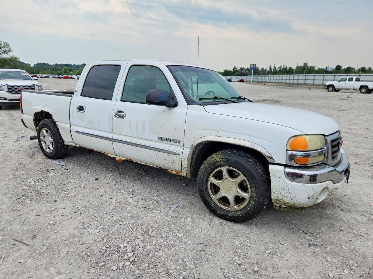 2005 Gmc New Sierra C1500 White vin: 2GTEC13T851120634
