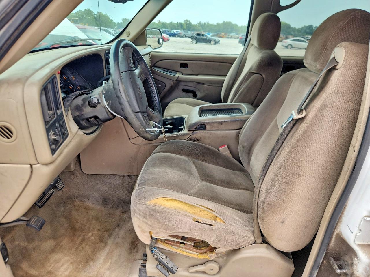 2005 Gmc New Sierra C1500 White vin: 2GTEC13T851120634
