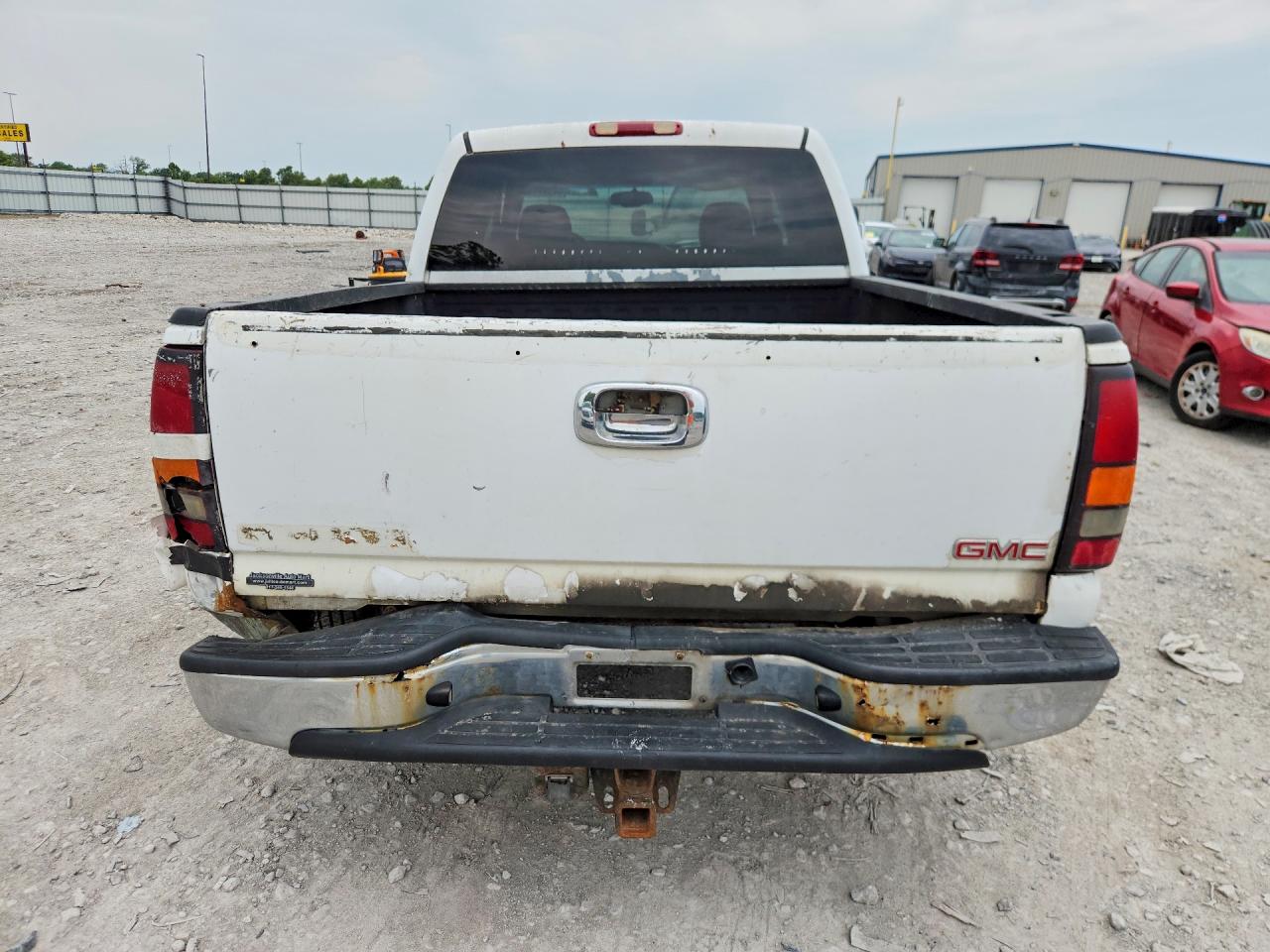 2005 Gmc New Sierra C1500 White vin: 2GTEC13T851120634