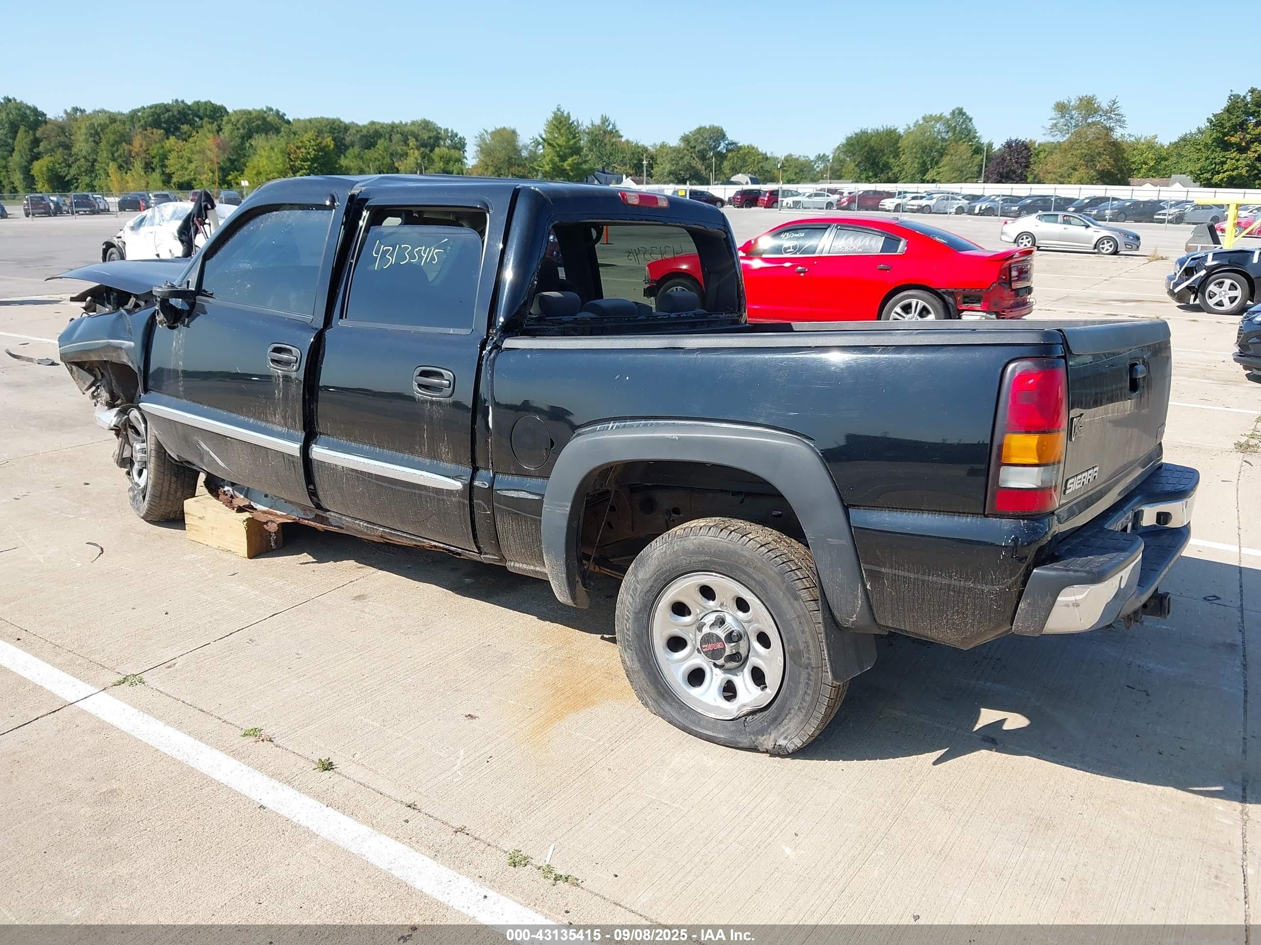 2005 Gmc Sierra 1500 Sle Черный vin: 2GTEC13T951158082