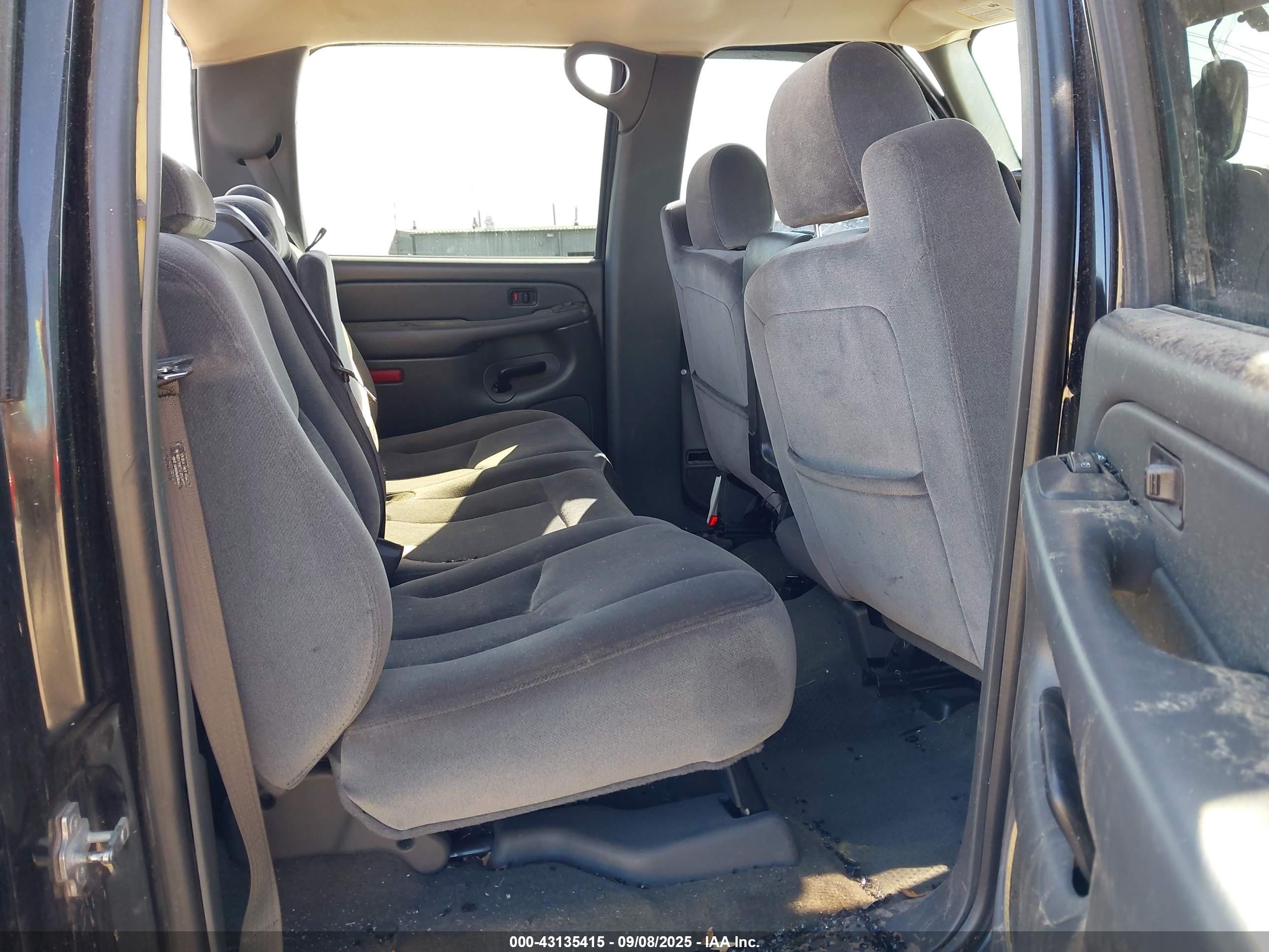 2005 Gmc Sierra 1500 Sle Черный vin: 2GTEC13T951158082