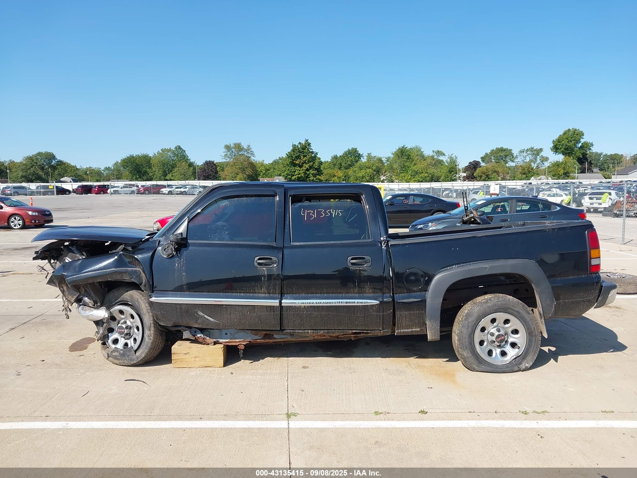 2005 Gmc Sierra 1500 Sle Черный vin: 2GTEC13T951158082