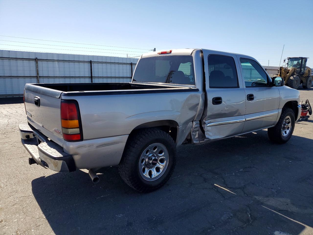 2005 Gmc New Sierra C1500 Silver vin: 2GTEC13TX51158060