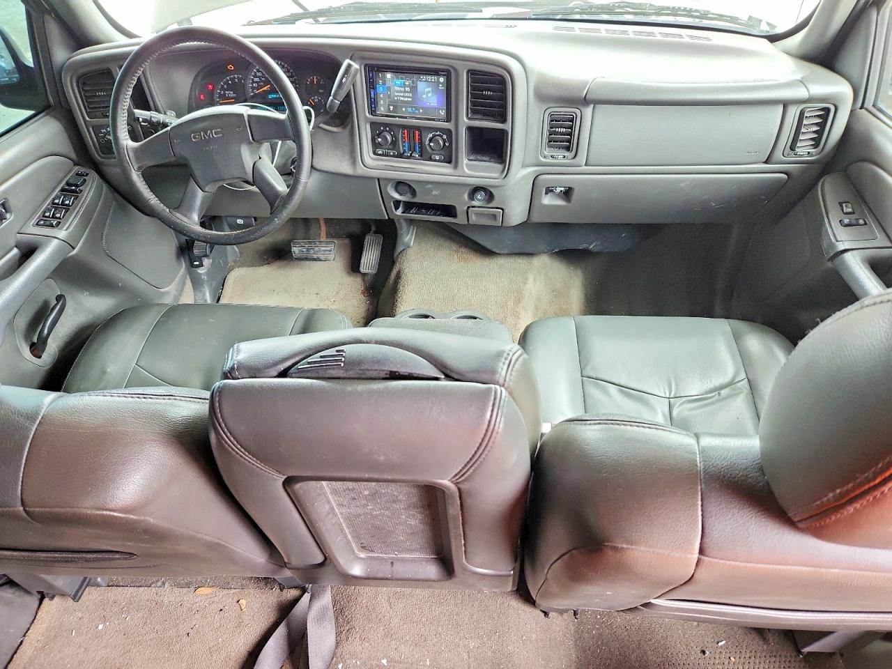 2005 Gmc New Sierra C1500 Silver vin: 2GTEC13TX51397513
