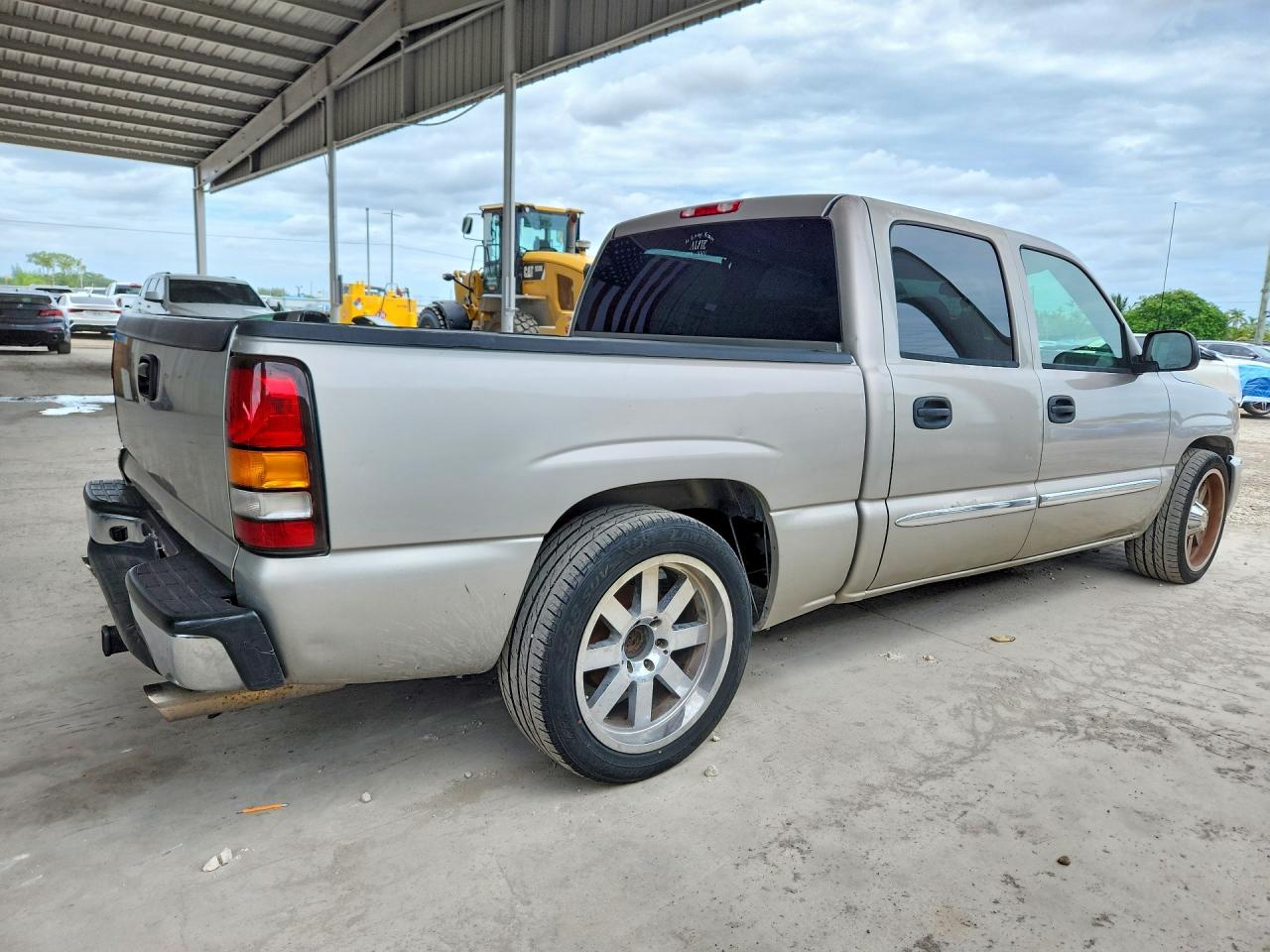 2005 Gmc New Sierra C1500 Silver vin: 2GTEC13TX51397513