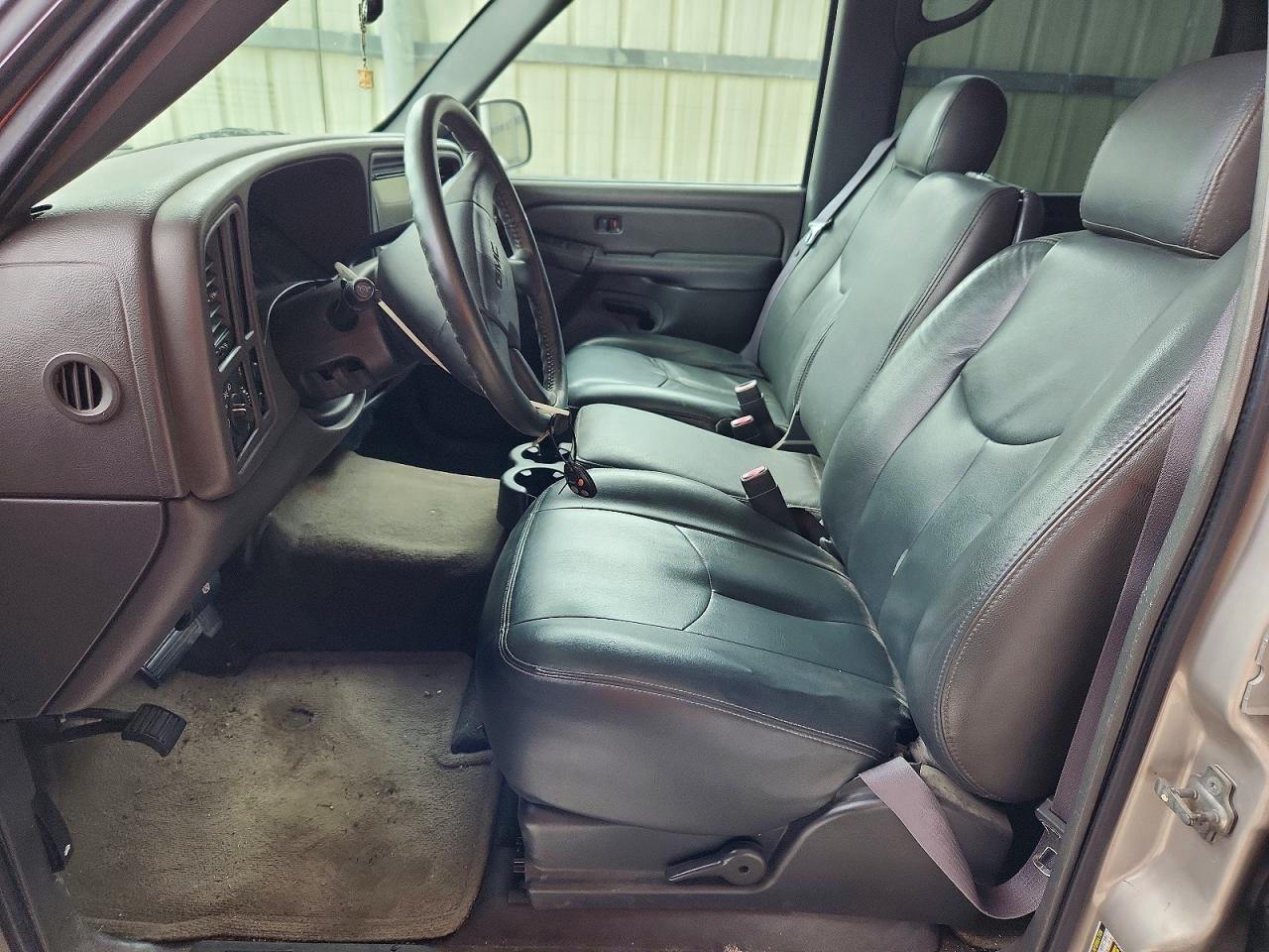 2005 Gmc New Sierra C1500 Silver vin: 2GTEC13TX51397513