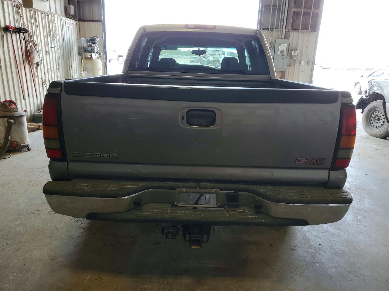2007 Gmc New Sierra C1500 Classic Gray vin: 2GTEC13V871167084