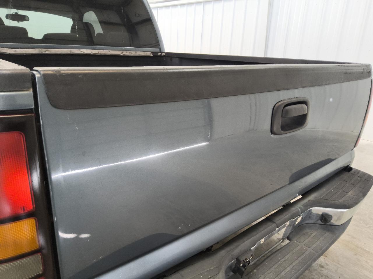 2006 Gmc New Sierra C1500 Blue vin: 2GTEC13V961348791 Damage: Tailgate, Multiple Dents/Paint Damage, 2