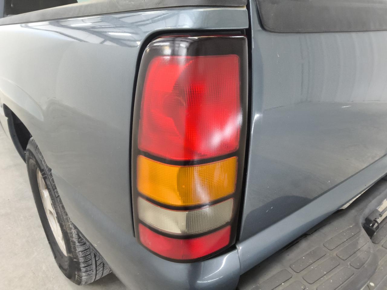 2006 Gmc New Sierra C1500 Blue vin: 2GTEC13V961348791 Damage: Left Tail Light, Faded, Repair Required