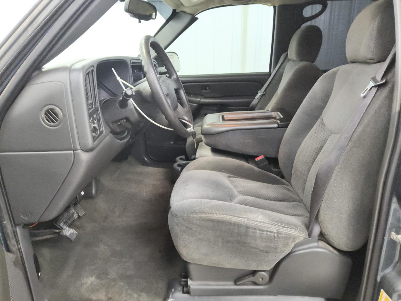 2006 Gmc New Sierra C1500 Blue vin: 2GTEC13V961348791 Damage: Left Front Seat Cushion, Burn Hole, 1/8 To 1/2 Inch