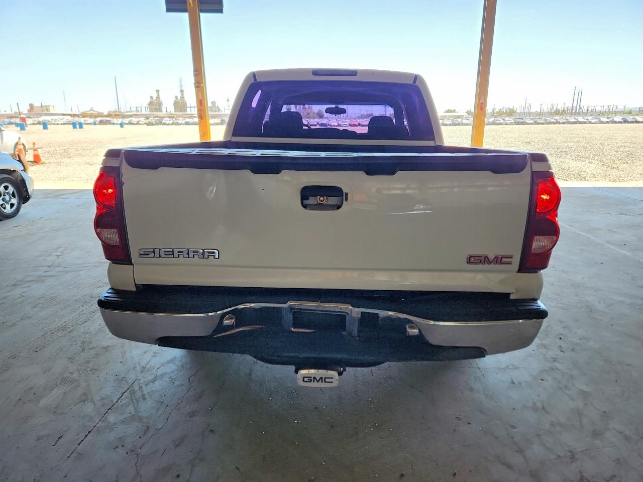 2006 Gmc New Sierra C1500 White vin: 2GTEC13VX61349058