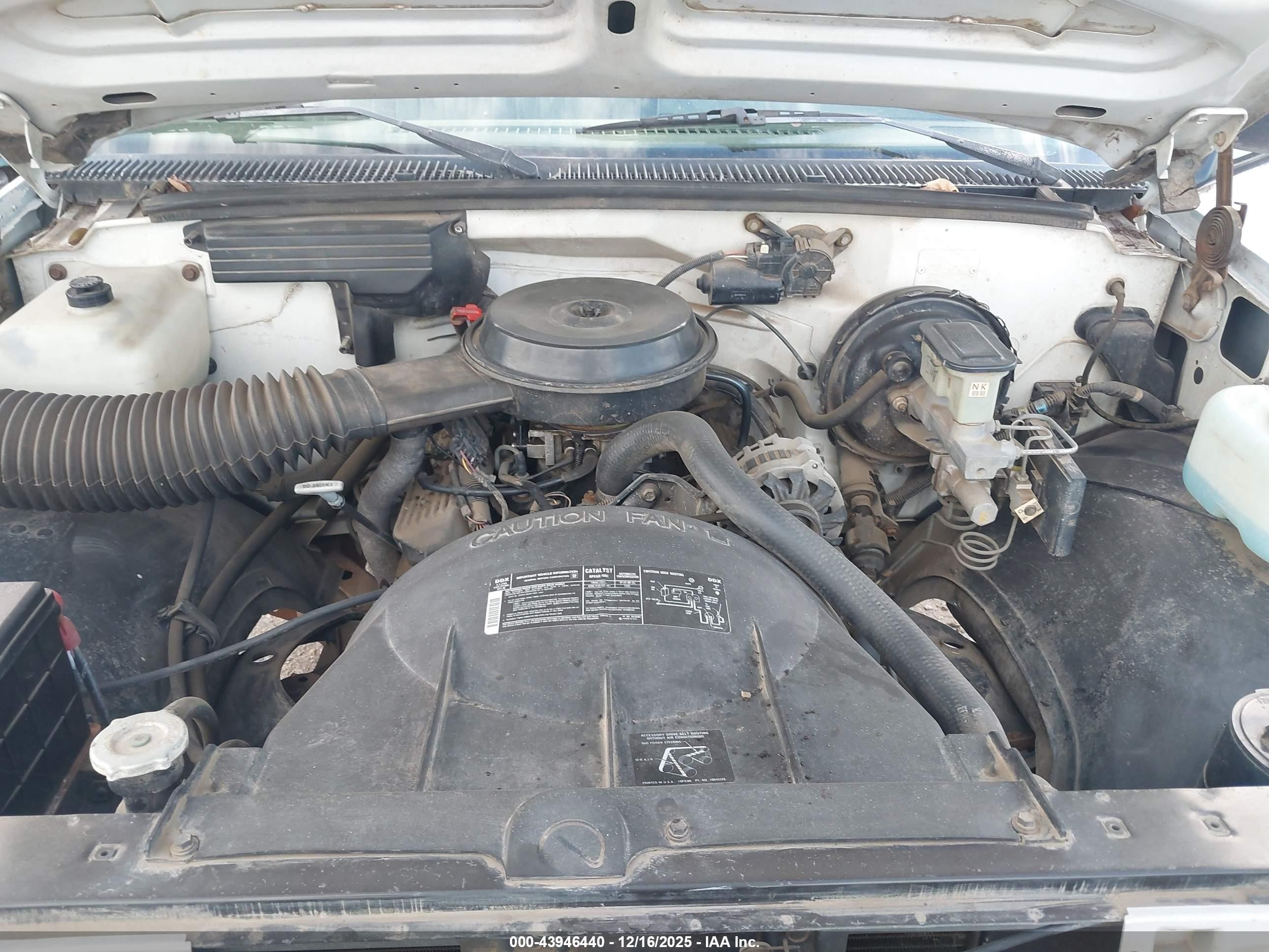 1989 Gmc Sierra C1500 White vin: 2GTEC14Z4K1569632