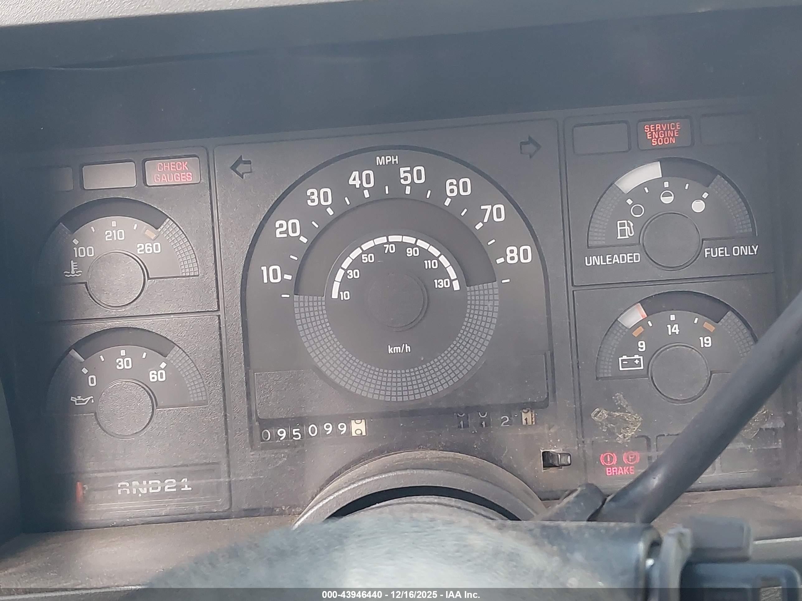 1989 Gmc Sierra C1500 White vin: 2GTEC14Z4K1569632