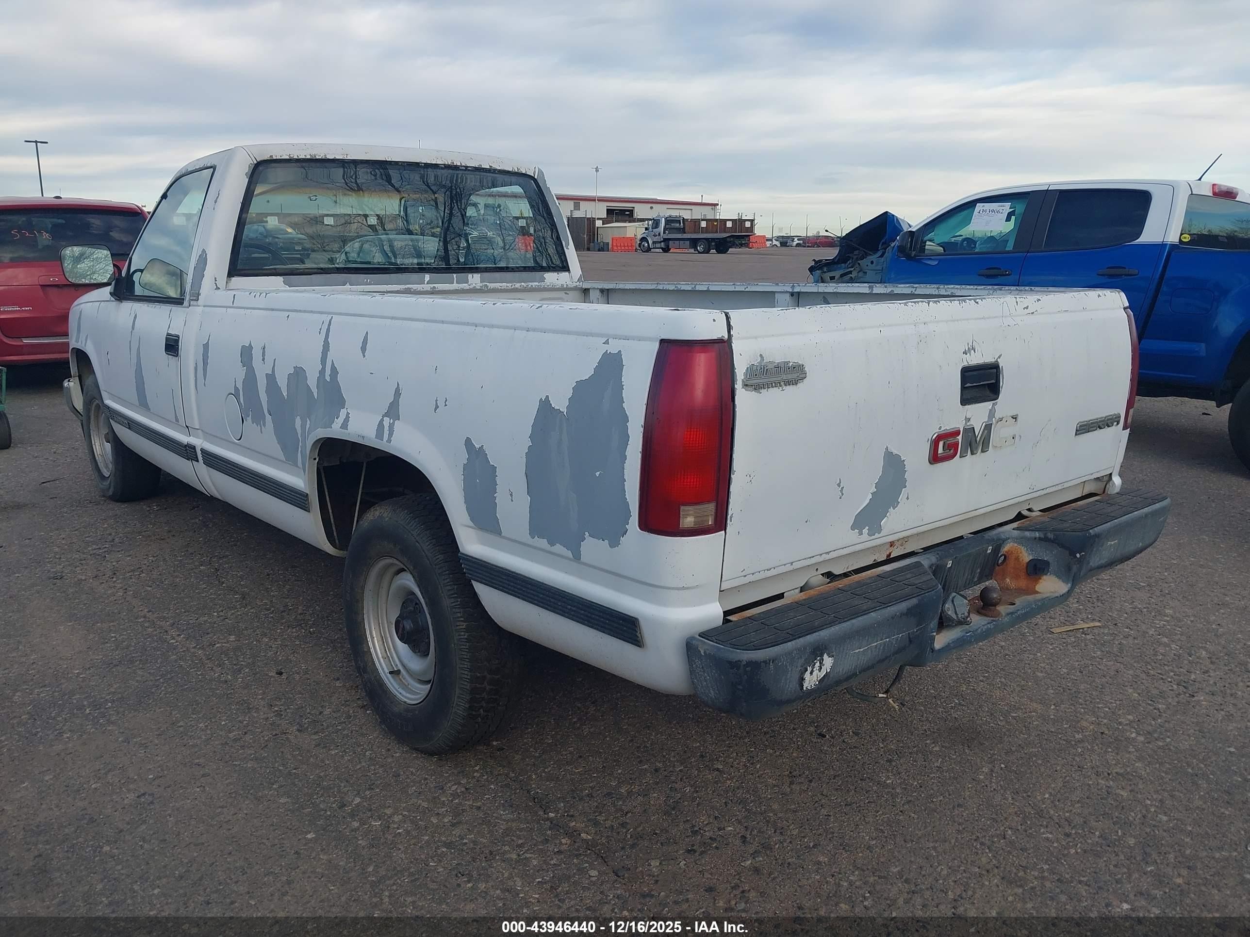 1989 Gmc Sierra C1500 White vin: 2GTEC14Z4K1569632