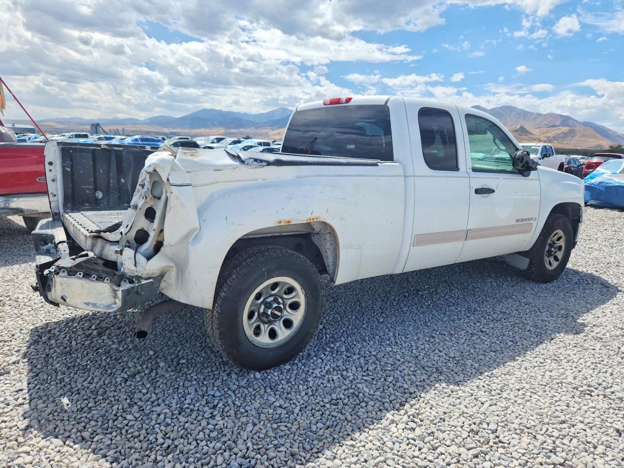 2007 Gmc New Sierra C1500 White vin: 2GTEC19C371580195