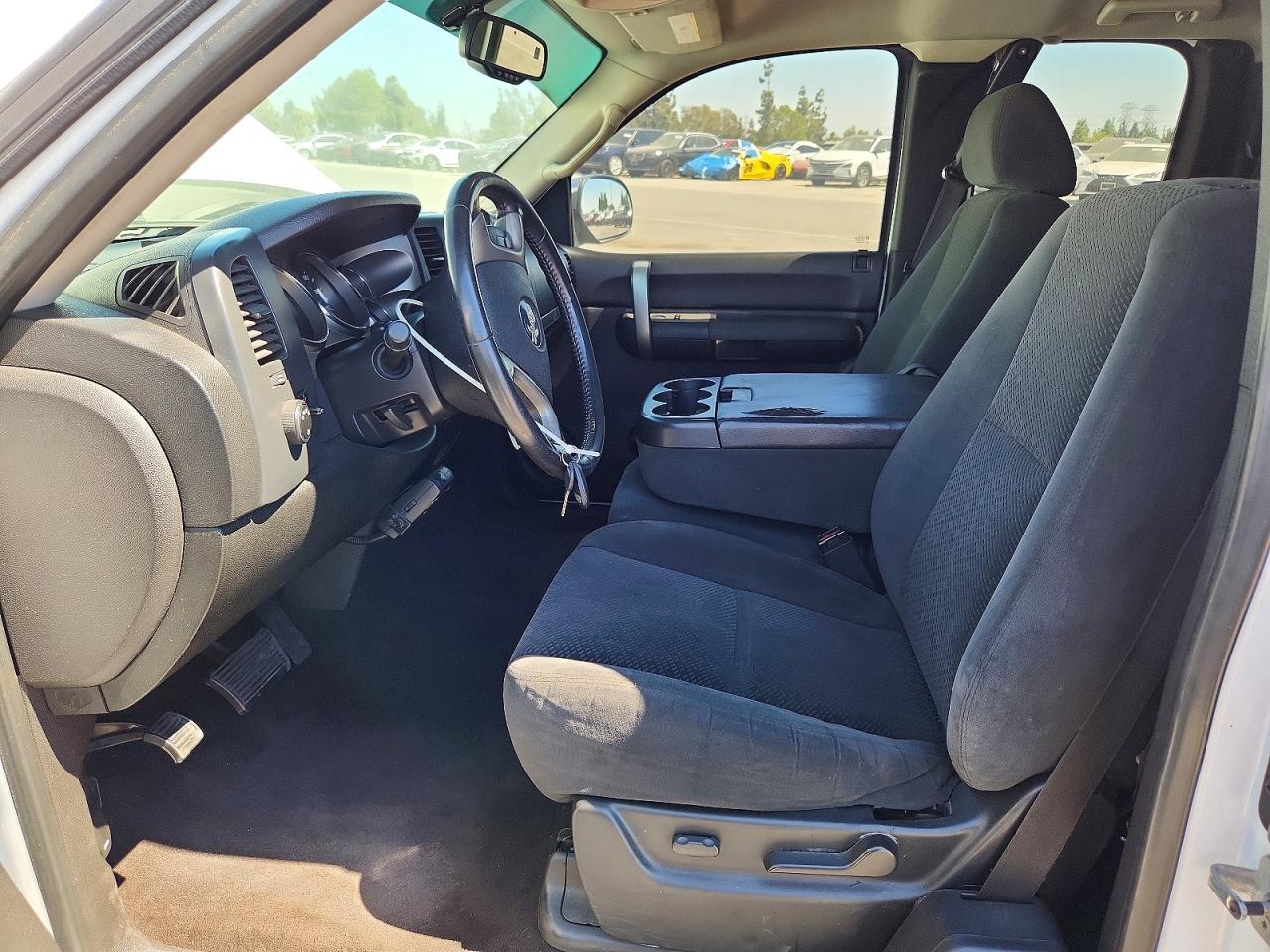 2008 Gmc Sierra C1500 White vin: 2GTEC19C881330422