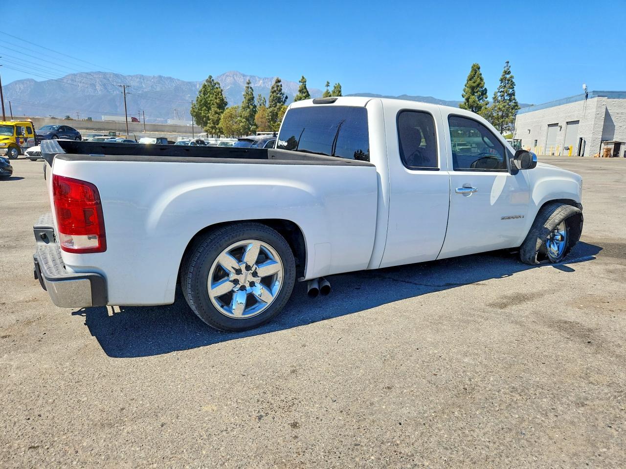 2008 Gmc Sierra C1500 White vin: 2GTEC19C881330422