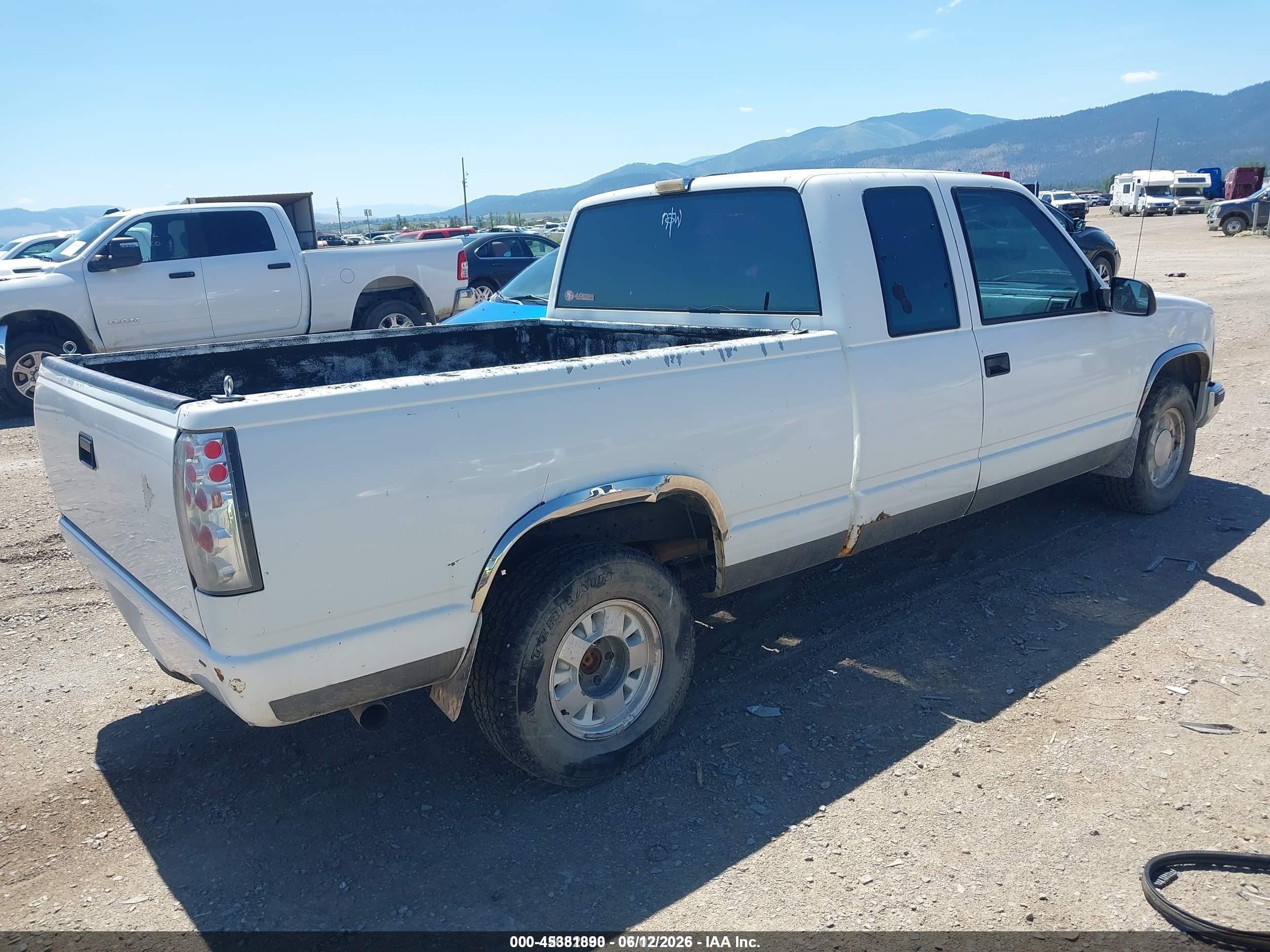 1992 Gmc Sierra C1500 White vin: 2GTEC19K2N1503838