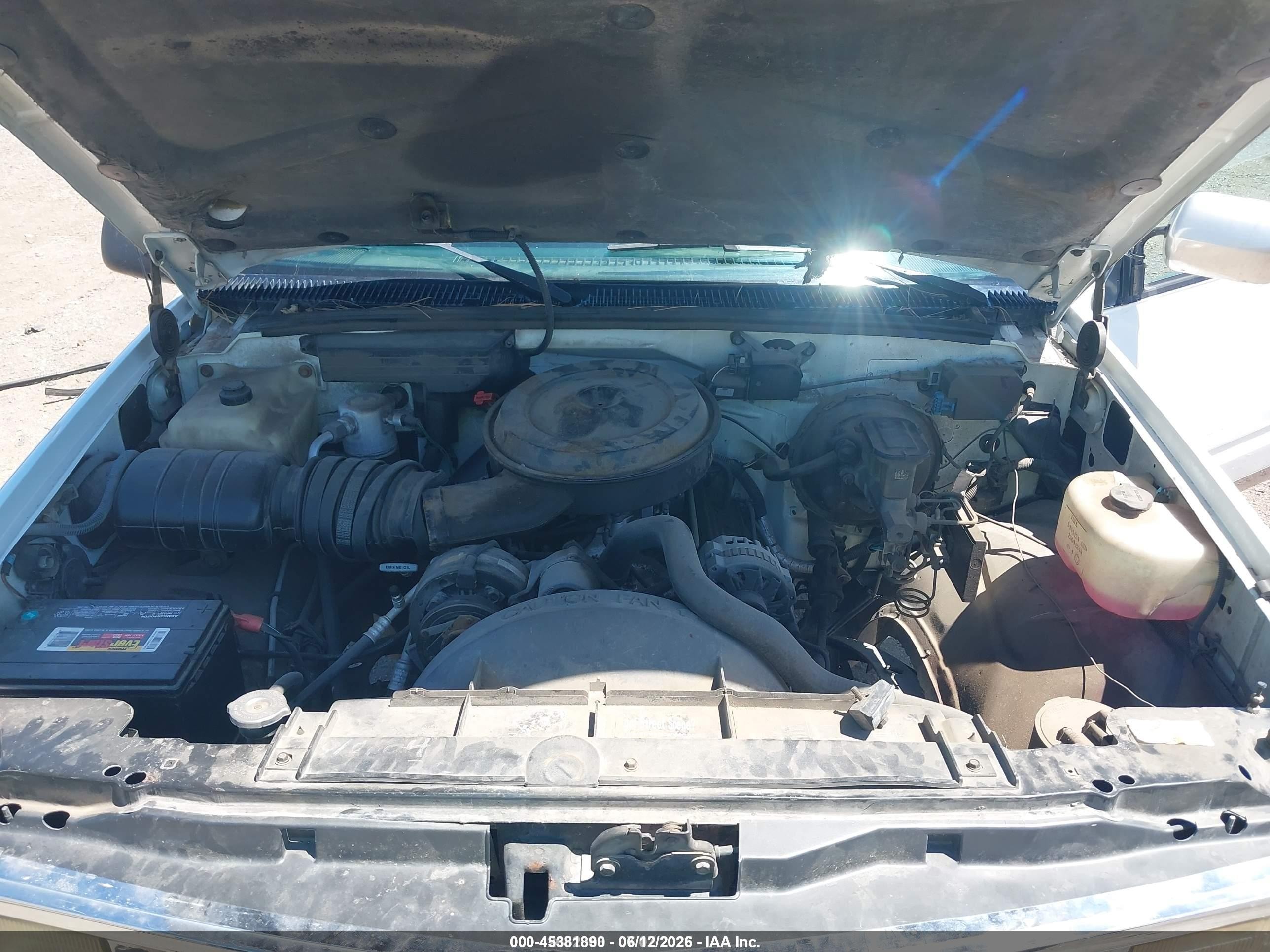 1992 Gmc Sierra C1500 White vin: 2GTEC19K2N1503838