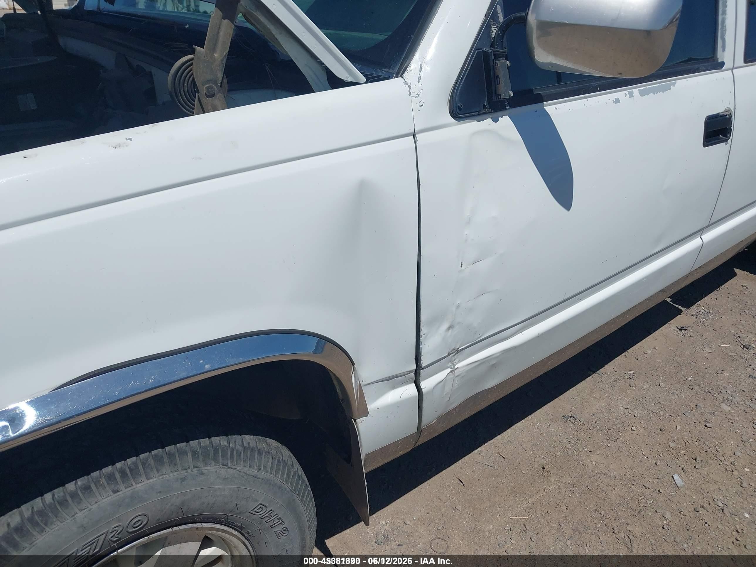 1992 Gmc Sierra C1500 White vin: 2GTEC19K2N1503838