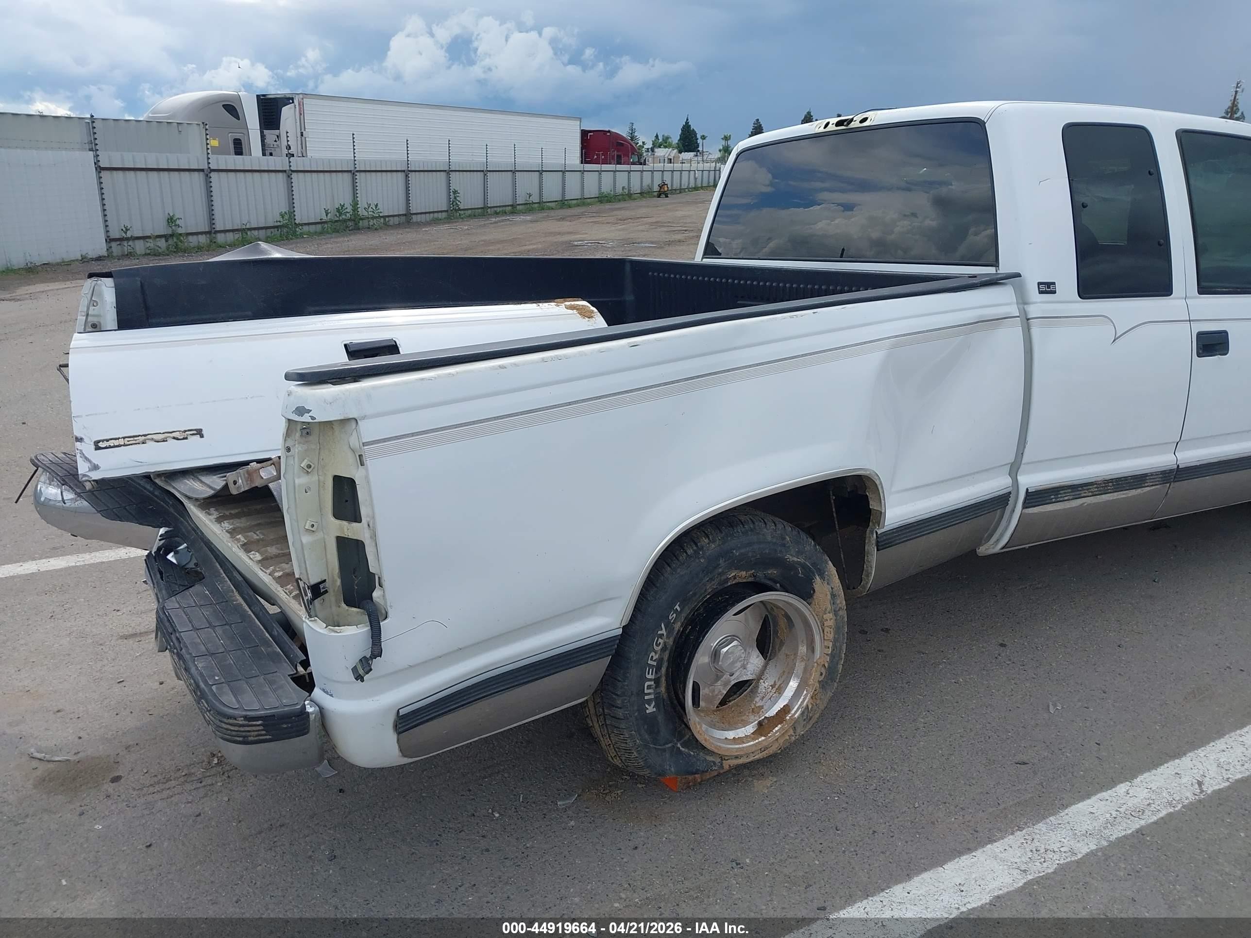 1995 Gmc Sierra C1500 White vin: 2GTEC19K7S1501210