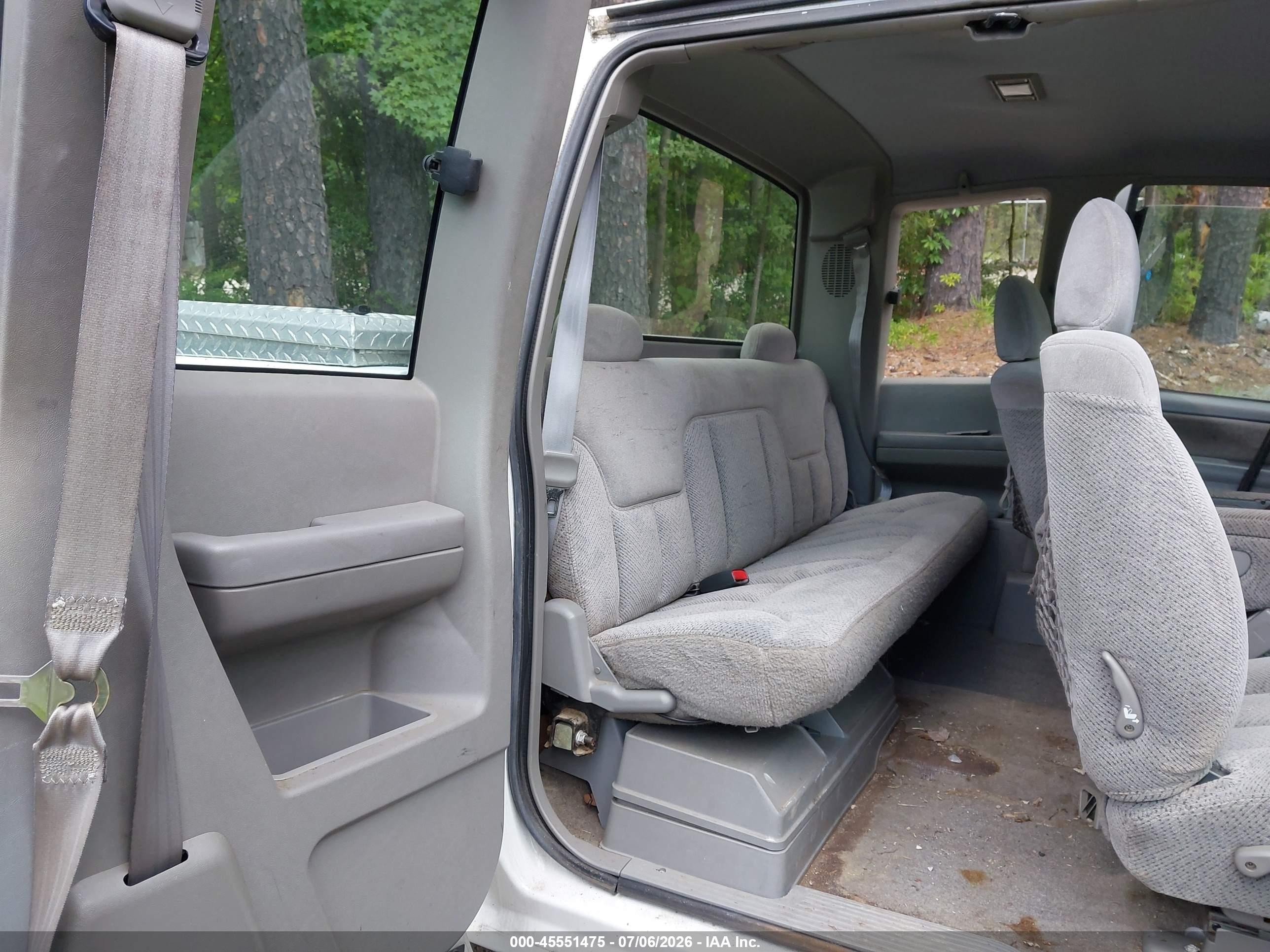 1998 Gmc Sierra 1500 Sl Wideside Белый vin: 2GTEC19M5W1555483
