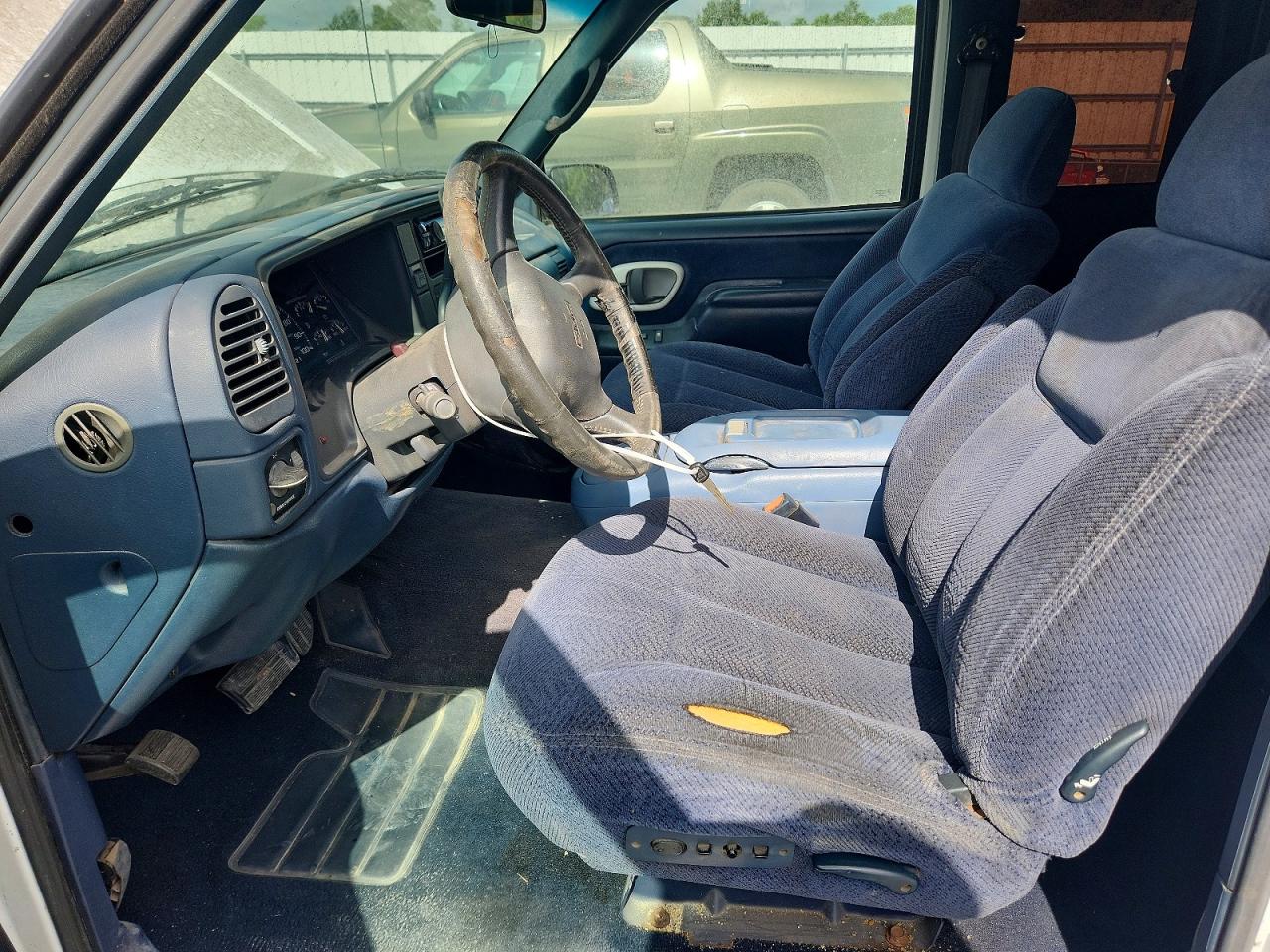1998 Gmc Sierra C1500 White vin: 2GTEC19R9W1501907