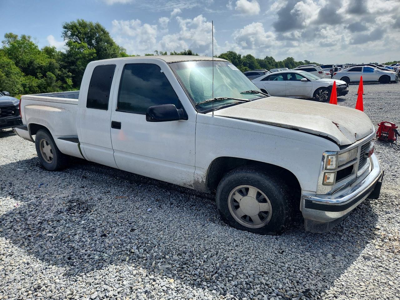 1998 Gmc Sierra C1500 White vin: 2GTEC19R9W1501907