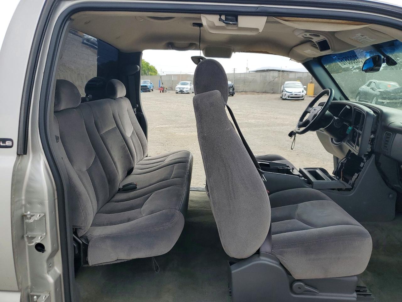 2004 Gmc New Sierra C1500 Silver vin: 2GTEC19T141203652