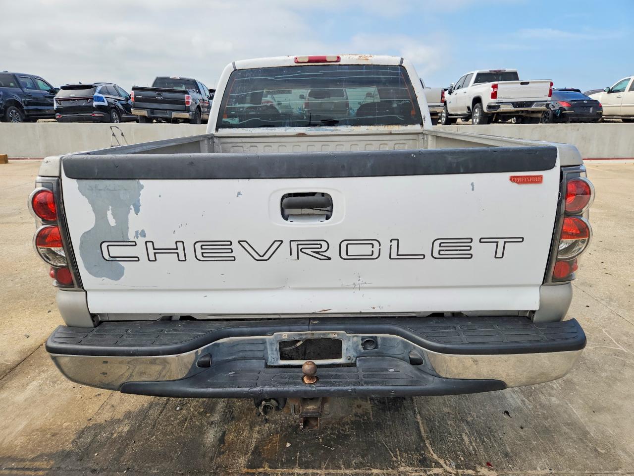 2003 Gmc New Sierra C1500 White vin: 2GTEC19T331104653