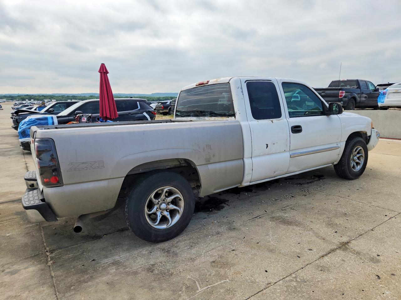 2003 Gmc New Sierra C1500 White vin: 2GTEC19T331104653