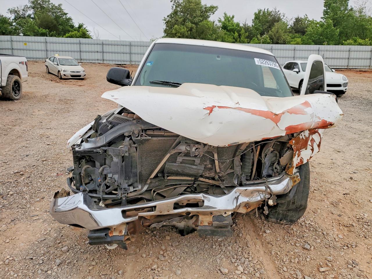 2000 Gmc New Sierra C1500 Белый vin: 2GTEC19T3Y1302091