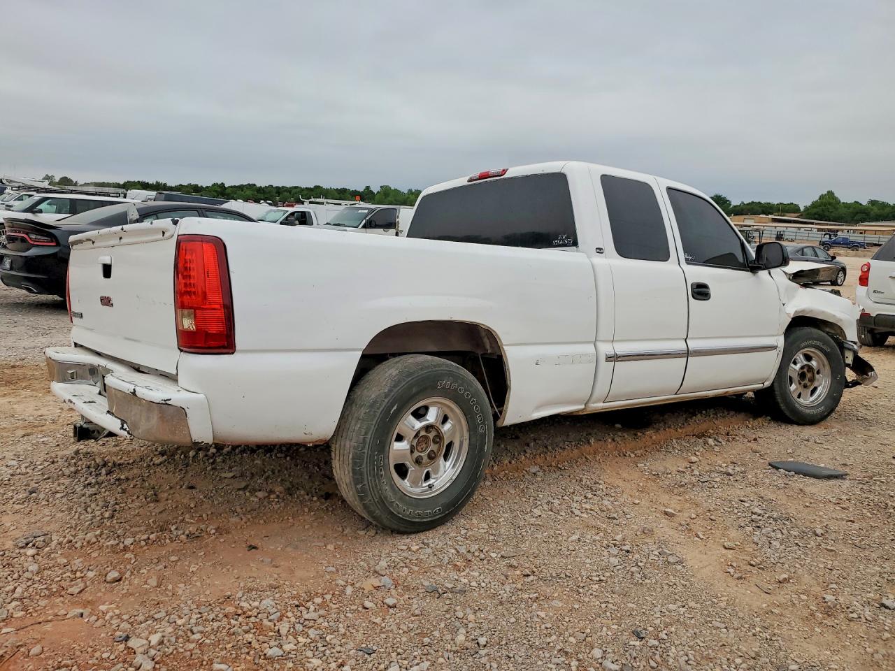 2000 Gmc New Sierra C1500 Белый vin: 2GTEC19T3Y1302091
