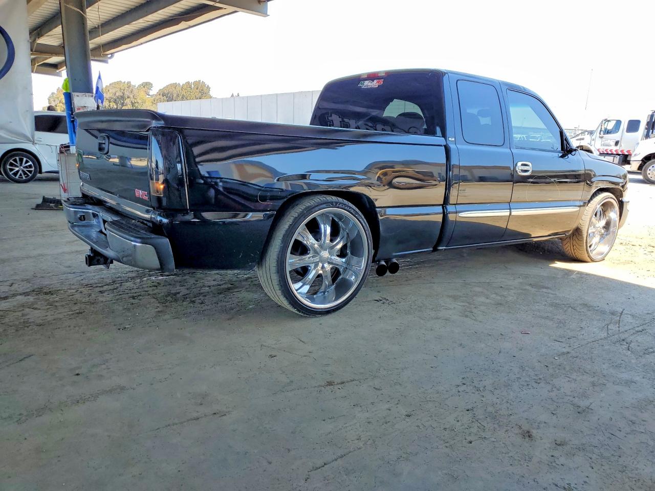 2005 Gmc New Sierra C1500 Черный vin: 2GTEC19T451316156